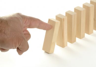 Dominoes aligned Dominoes aligned