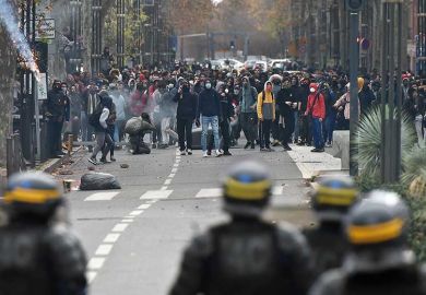 french-street-riot french-street-riot