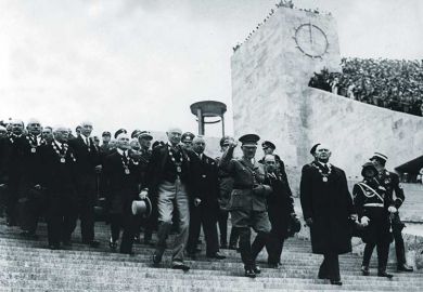 hitler-steps-wave hitler-steps-wave