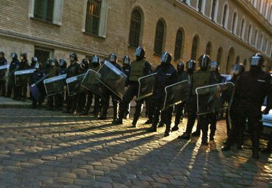 hungary riot police