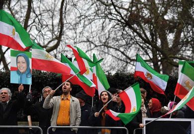 iran-flag-protesters