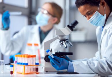 Lab workers researching the Covid-19 vaccine 