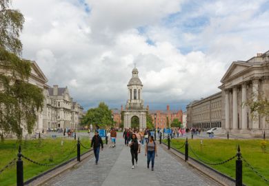 DUBLIN, Ireland, Trinity College entrance walkway
