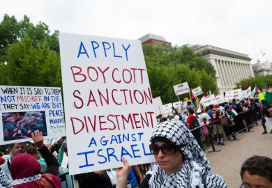 Demonstrators march on the White House in Washington, D.C., to protest Israel's offensive in Gaza, August 2, 2014 Demonstrators march on the White House in Washington, D.C., to protest Israel's offensive in Gaza, August 2, 2014