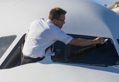 Pilot cleaning window Pilot cleaning window