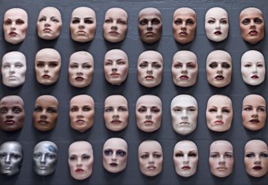 Wall of face moulds (diversity)