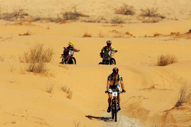 bike-motorbikes-desert