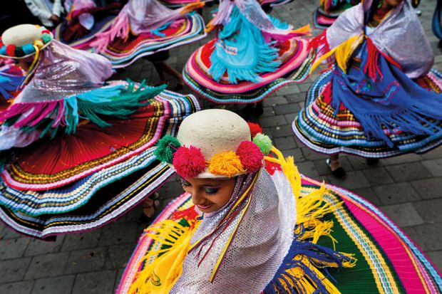 Ecuador dancers