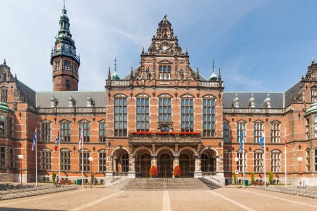 The University of Groningen has won praise for its reaction to the shift online