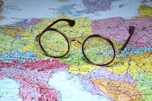 map_with_glasses
