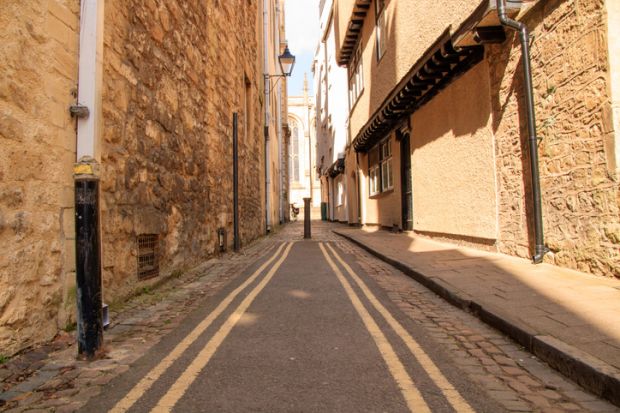 A narrow alley in Oxford, symbolising widening participation