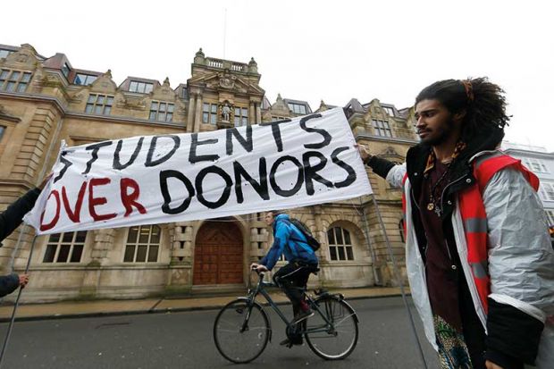 student-donors-protest