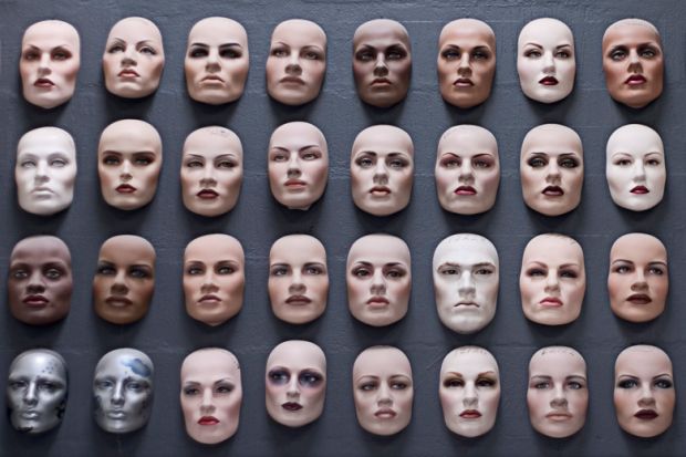 Wall of face moulds (diversity)