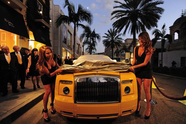 Models unveil the first Bijan designed Limited Edition Rolls-Royce to illustrate Why are social scientists so uninterested in the super-rich?