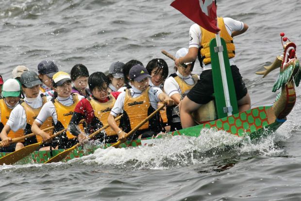 The Tokyo Madona women's team row in the Dragon Boat Race to illustrate Tokyo keen on overseas university branch campuses for Japan
