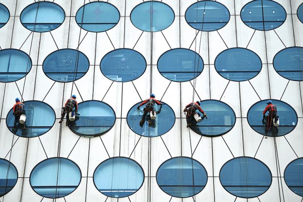 Window cleaners in Beijing