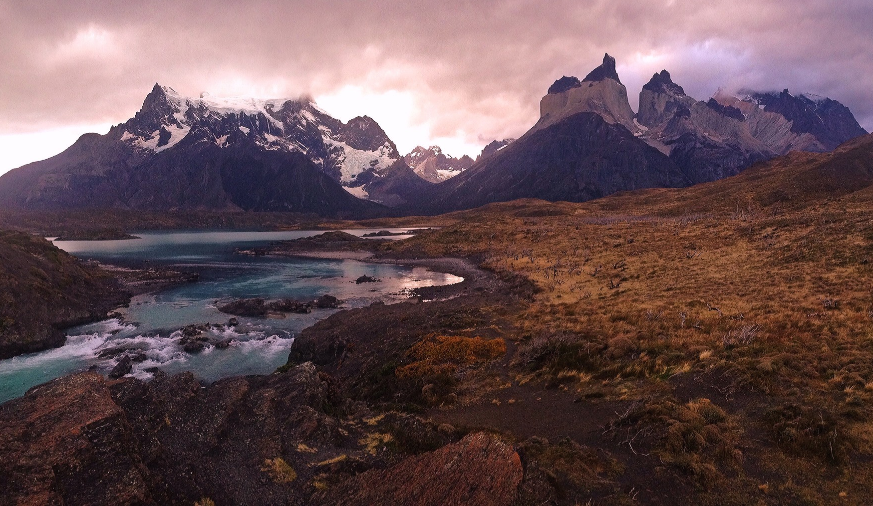 Parque Nacional Torre sdel Pain, Chile by Ian Oechsle
