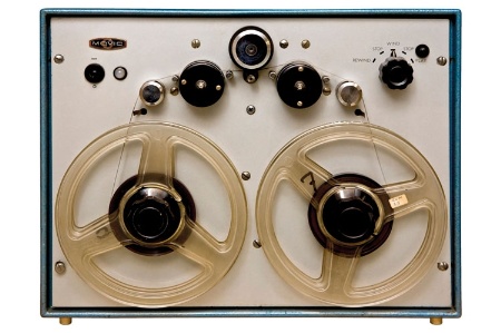 Reel-to-reel tape audio recorder